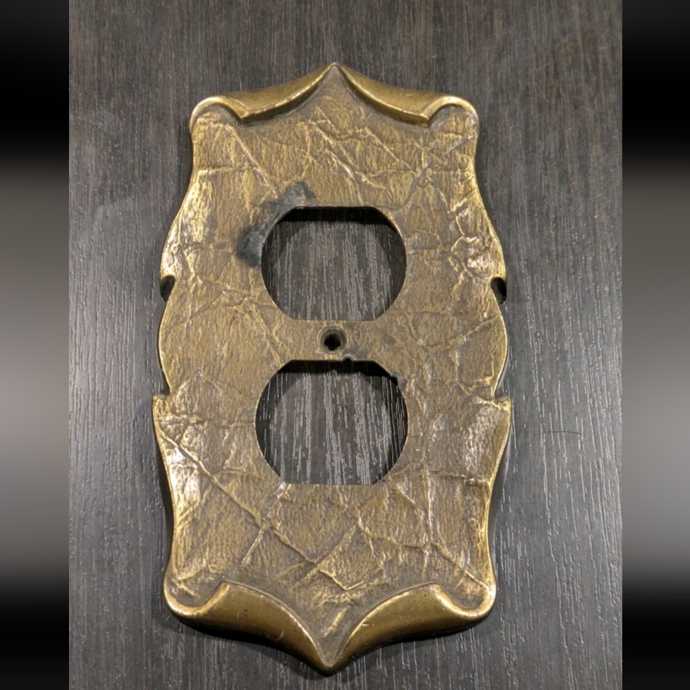 Vintage Amerock Brass Double Outlet Cover (9082-1)